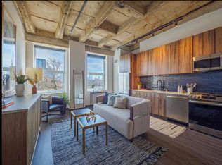 152 N Ashland Ave #1002, Chicago, IL 60607