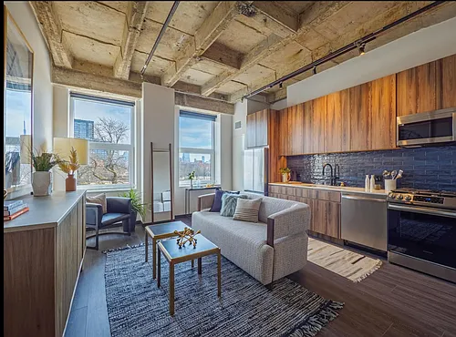152 N Ashland Ave #1002 Photo 1