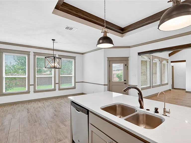 4008 High Creek Ct — Photo 9