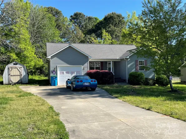 135 Hazelwood Dr, Rockwell, NC 28138