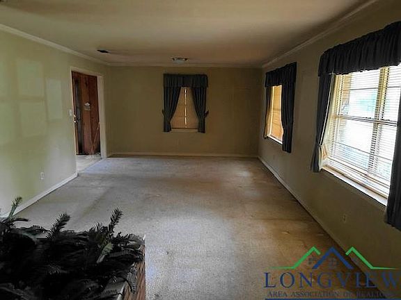 4th image of 607 Martin Luther King Dr