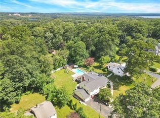 60 Rowan Rd, Pearl River, NY 10965