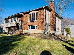 36 Wadsworth Rd, Arlington, MA 02476