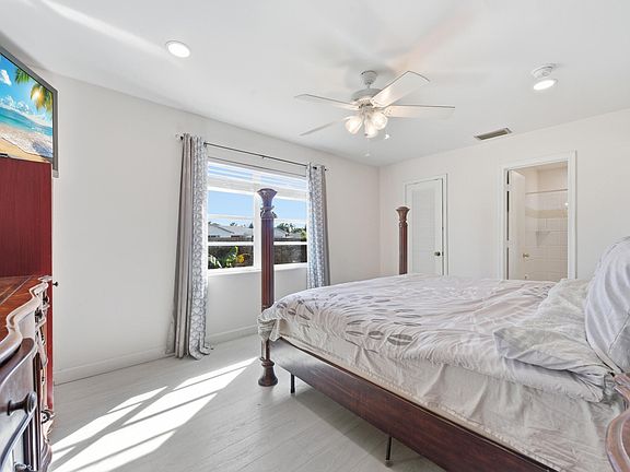 5th image of 22229 SW 65th Way