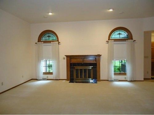 2nd image of 717 Brookwood Dr