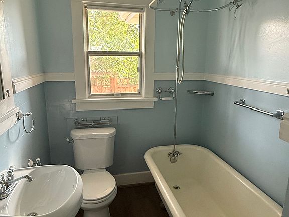2nd image of 3474 Lincoln Ave