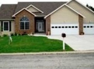 404 N Sycamore St, Maroa, IL 61756