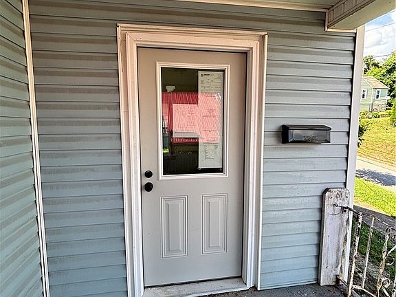 3rd image of 809 Garfield Ave