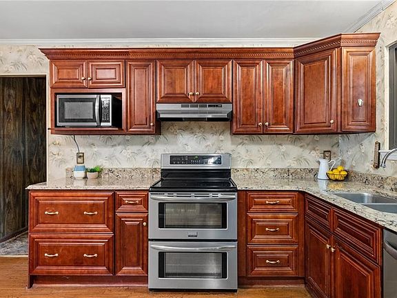 2nd image of 1805 Breckenridge Cir