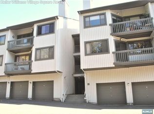 162 Oakland Ct, Ramsey, NJ 07446