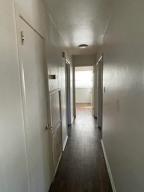 3 bed, 1.0 bath, 912 sqft, $1,035 — Photo 4
