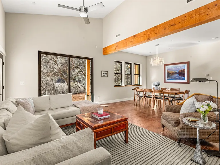 106 Castle View Dr — Photo 10