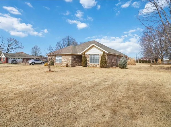 13648 N Ua Beef Farm Rd, Fayetteville, AR 72704
