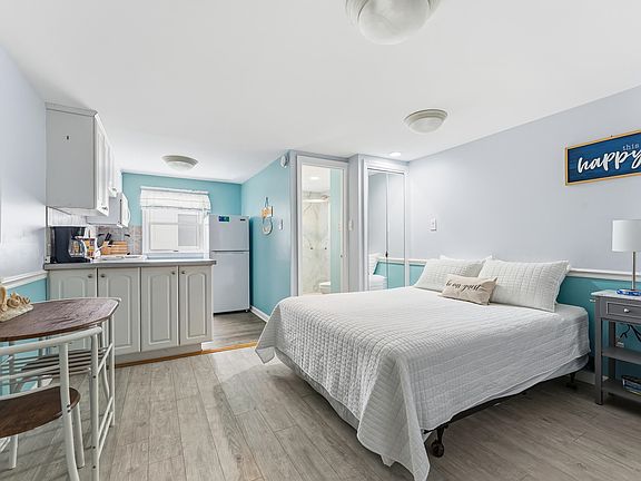 3rd image of 1200 Kennedy Dr #108