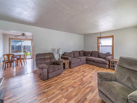 3rd image of 741 Manitowoc St