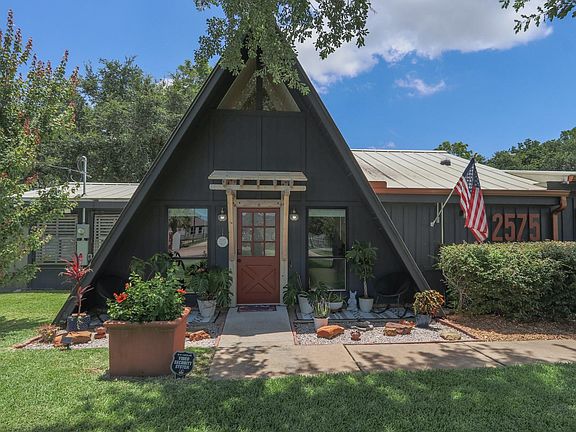 2nd image of 2575 Cliff Dr
