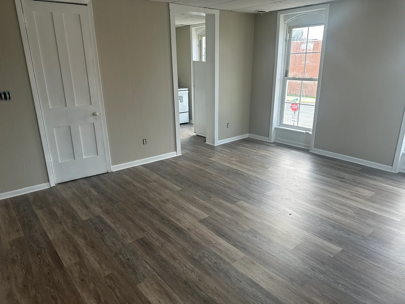 2 bed, 853 sqft, $925 — Photo 2