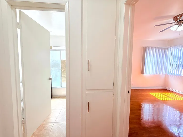 4948 Rosewood Avenue — Photo 13