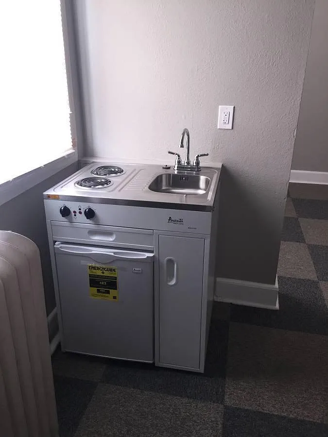 Studio, 300 sqft, $795 — Photo 2