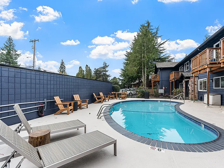 Royal Pines — Photo 29