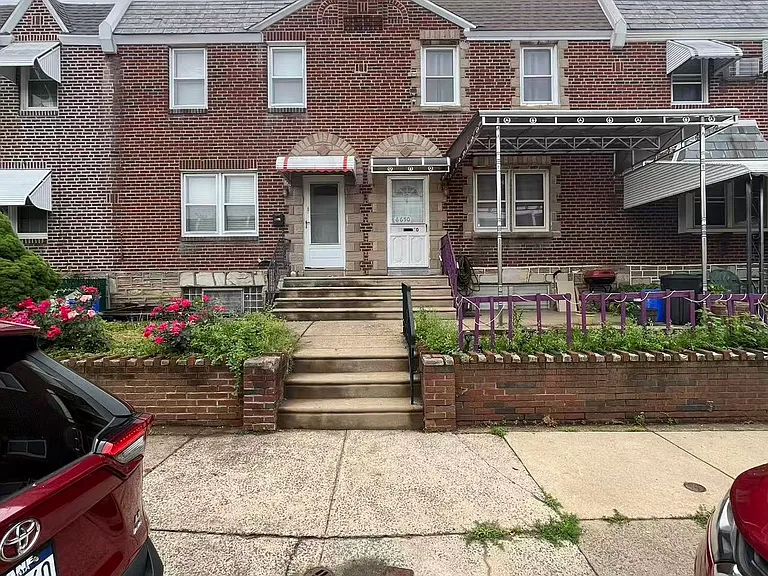 6650 Tackawanna St — Photo 1