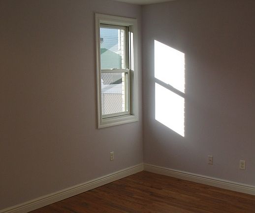 5th image of 6616 70th St #1