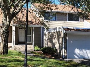 598 Mountain Rd APT C, West Hartford, CT 06117