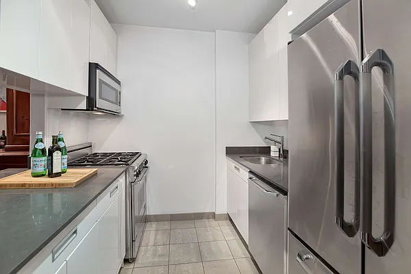 Rented by Compass | media 27