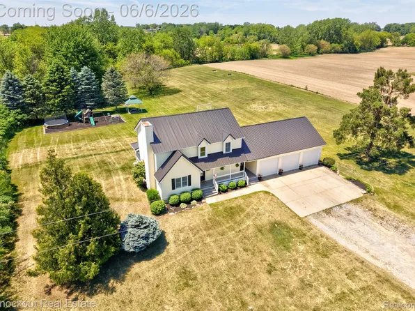 7616 Fostoria Rd, Mayville, MI 48744