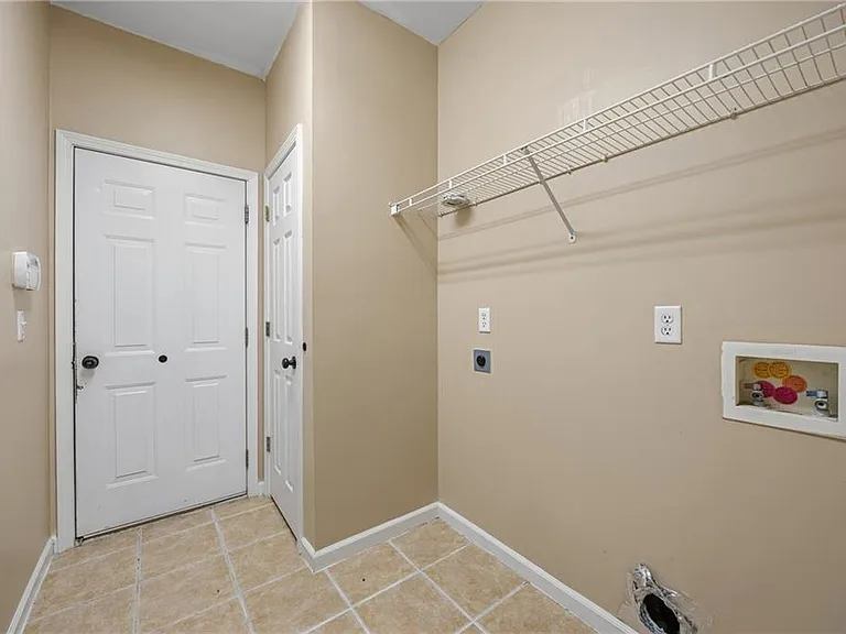 1650 Huntcrest Way SW — Photo 10