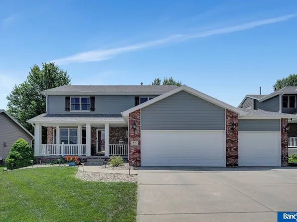 8211 Whitney Ct, Lincoln, NE 68507