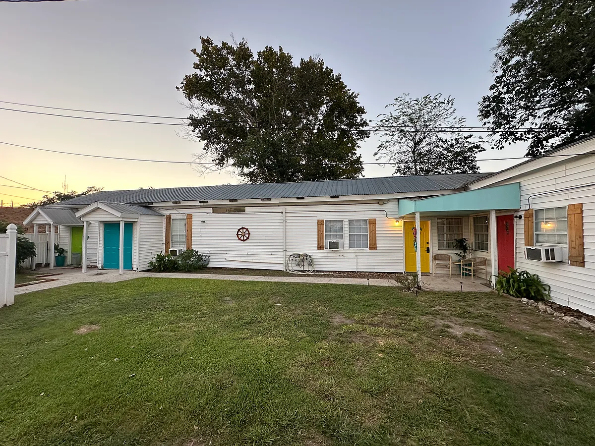Photo 1 of 13 - 23723 Railroad Ave #C - Plaquemine, LA Primary Photo - 23723 Railroad Ave #C
