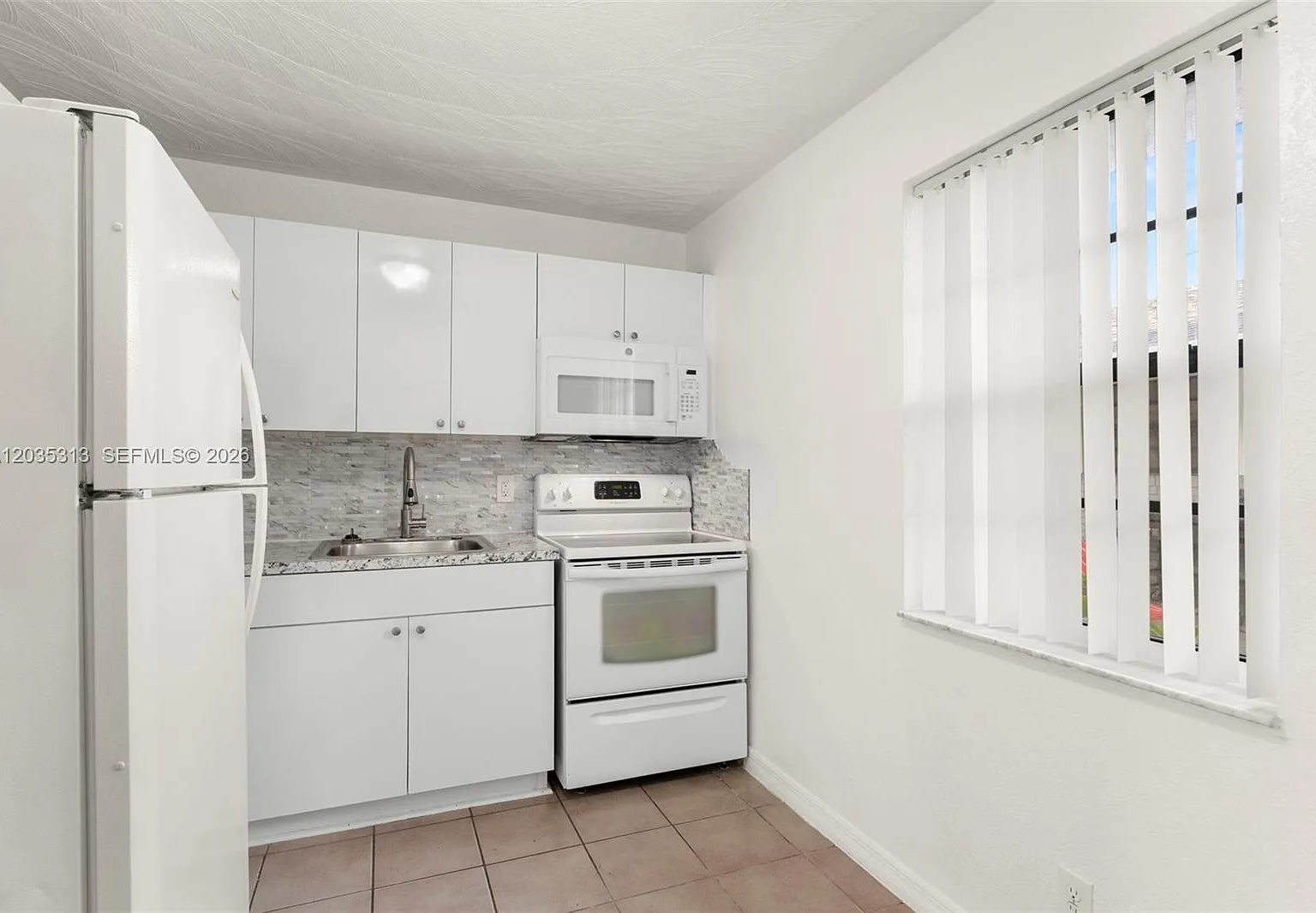 3 bed, 2.0 bath, $2,800 — Photo 2