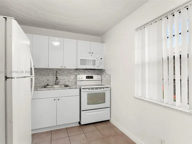 4120 SW 19th St #1 — Photo 6