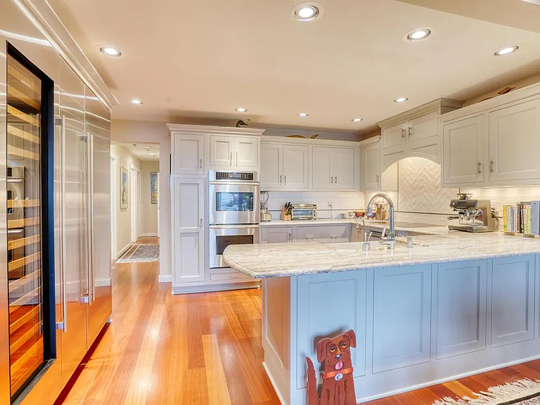 612 NW Westover Ter — Photo 11