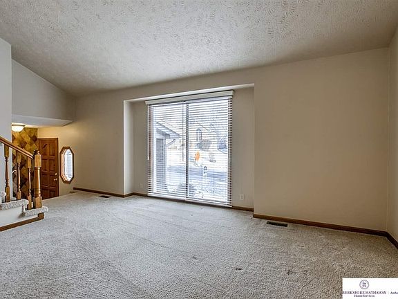5th image of 15447 Charles St