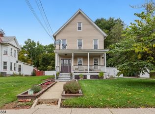 39 Clinton St, Newton Town, NJ 07860