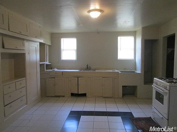 5th image of 1318 Tenaya Dr