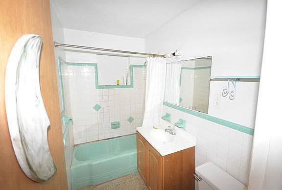 3rd image of 1682 NE South St