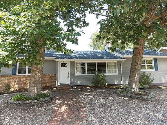 2nd image of 414 Lincoln Ave