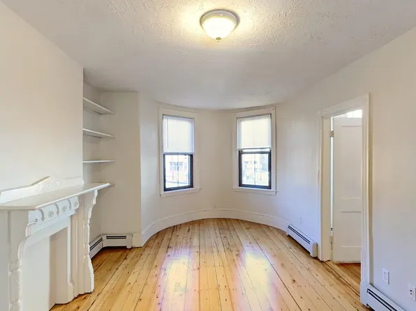 31 Wigglesworth St #1, Roxbury Crossing, MA 02120