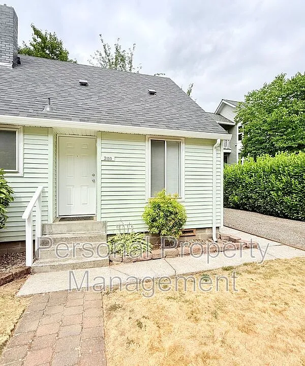 3110 Thompson Ave