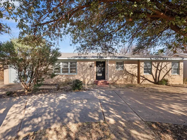 1105 E Cardwell St, Brownfield, TX 79316