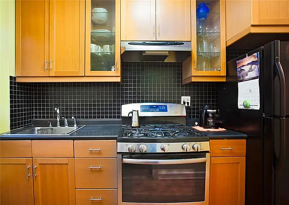 Sold by Akam Sales and Brokerage | media 5