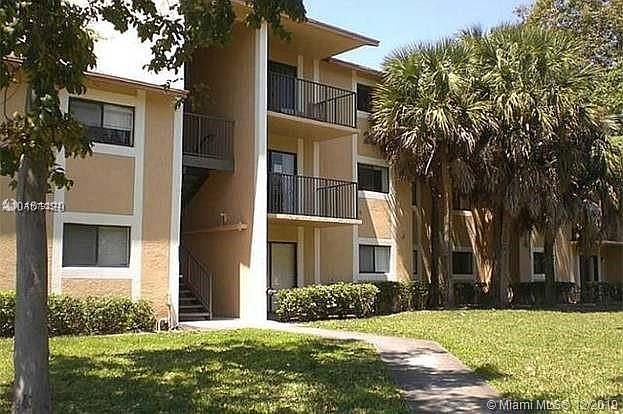 1st image of 350 Palm Cir W APT 303