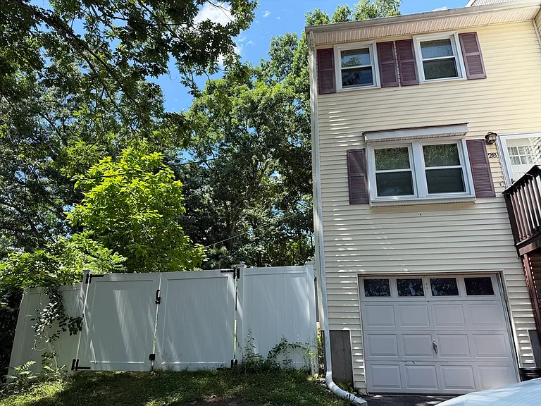 28 Mildred Ave #1 — Photo 4