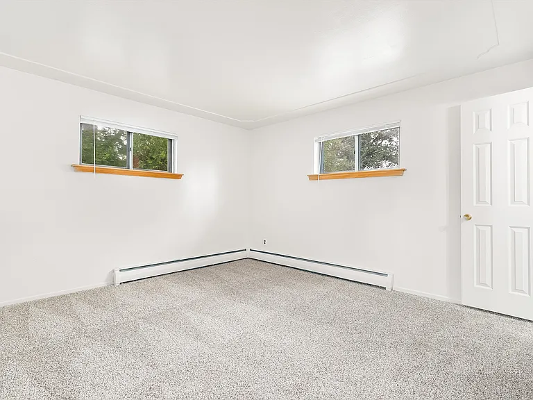 850 W Chenango Ave — Photo 15