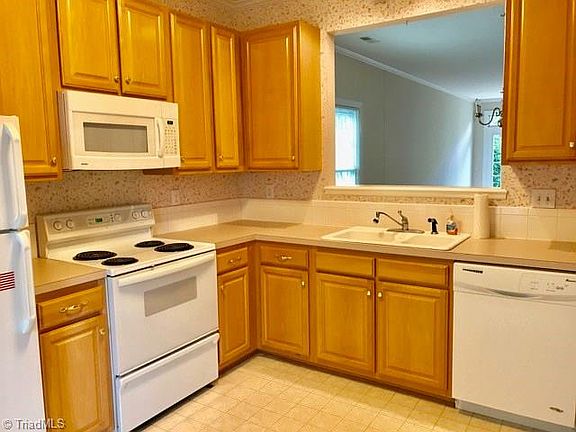 5th image of 522 Sherwood Hills Dr