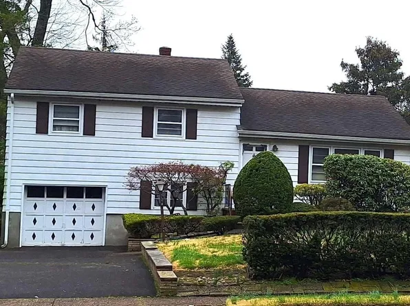 663 Forest Ave, Paramus, NJ 07652