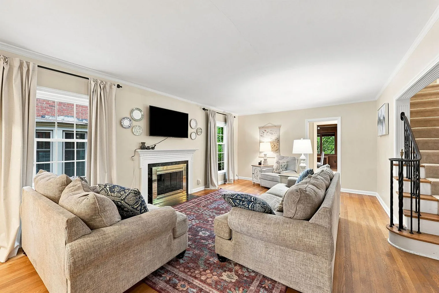 4 bed, 3.0 bath, 3067 sqft, $5,856 — Photo 2